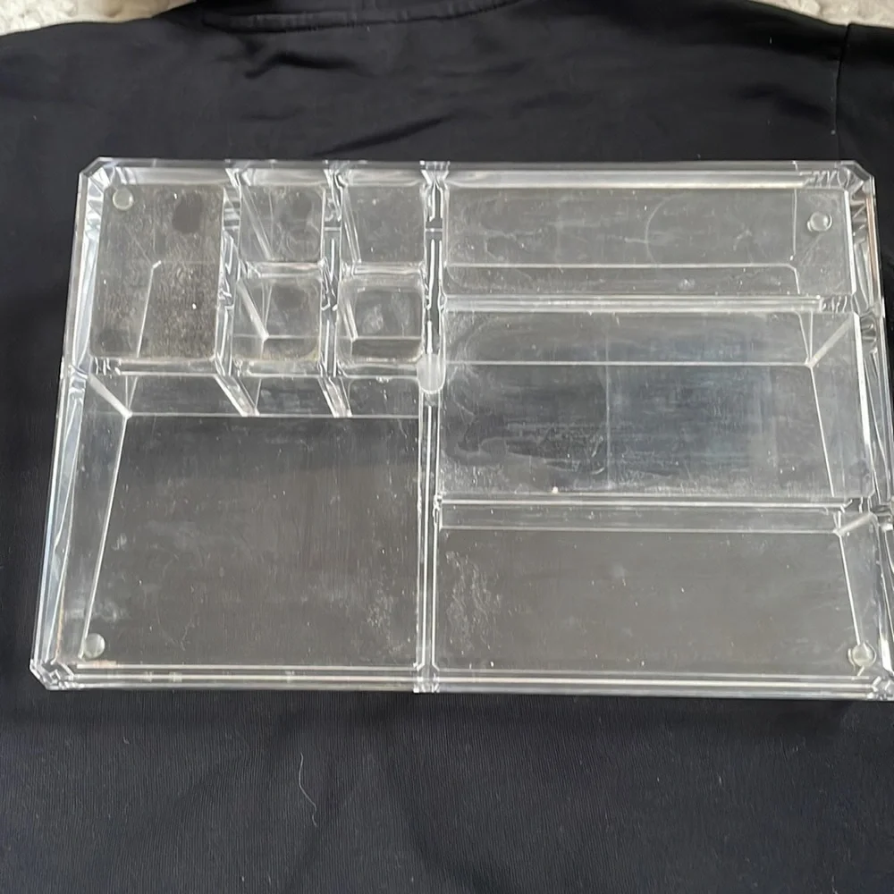Acrylic makeup organizer